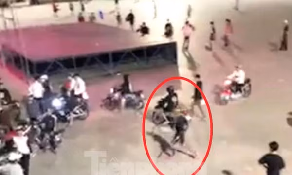 Nhóm thanh niên mang hung khí gây náo loạn khu trung tâm hội nghị ở Bình Dương