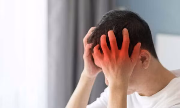 Thường xuyên đau đầu tưởng bệnh vặt, vào viện mới biết chảy máu não