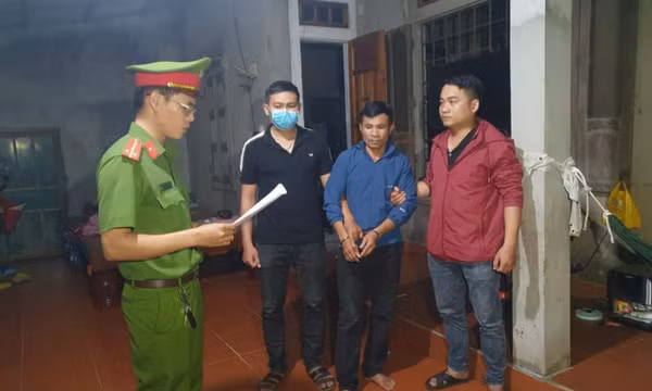 Bị bắt khi đang “om” gần nửa tạ thuốc nổ