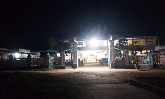 Bé trai 5 tuổi tử vong sau khi ăn trưa tại trường