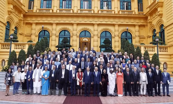 Chủ tịch nước tiếp đại biểu dự Đại hội 22 Hội đồng Hòa bình Thế giới