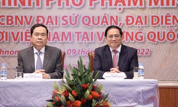 Thủ tướng Phạm Minh Chính gặp gỡ kiều bào Việt Nam tại Campuchia