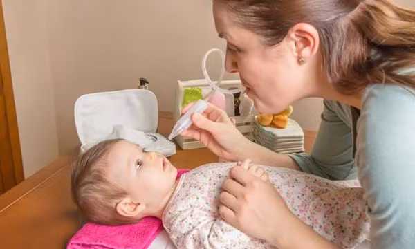 Có nên rửa mũi thường xuyên cho trẻ?
