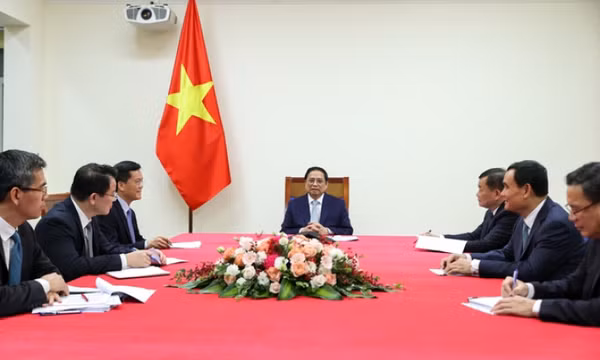 Thủ tướng Phạm Minh Chính điện đàm với Thủ tướng Pháp