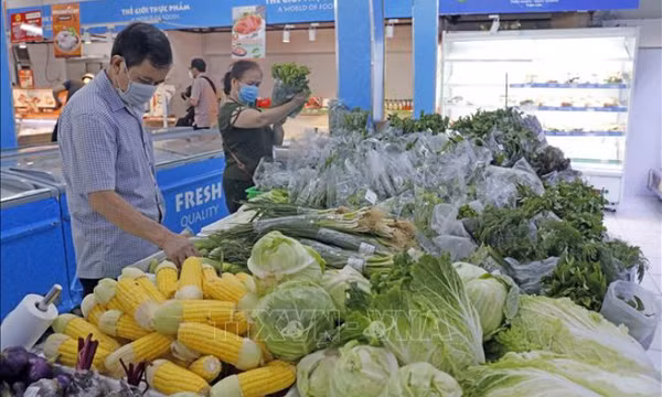 Doanh nghiệp bán lẻ hưởng lợi từ tiêu dùng cuối năm
