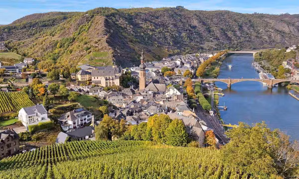 Đến Đức, ghé thăm thị trấn Cochem yên bình bên dòng Moselle