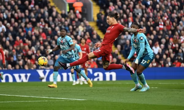 Nunez tỏa sáng, Liverpool đánh bại Southampton