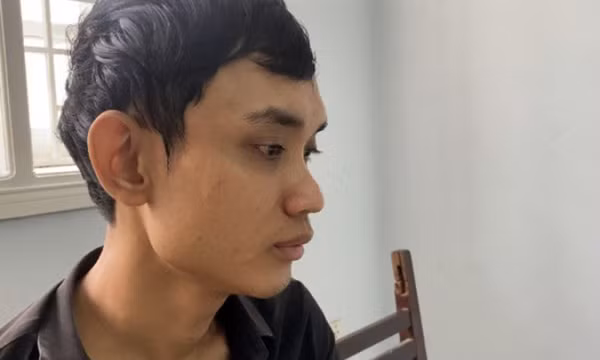Bắt nghi phạm giật điện thoại của bé gái đang chơi trong nhà