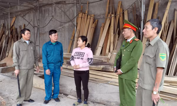 Xem xét, điều chỉnh tăng mức phụ cấp cho cán bộ không chuyên trách cấp xã và thôn, bản, khu phố