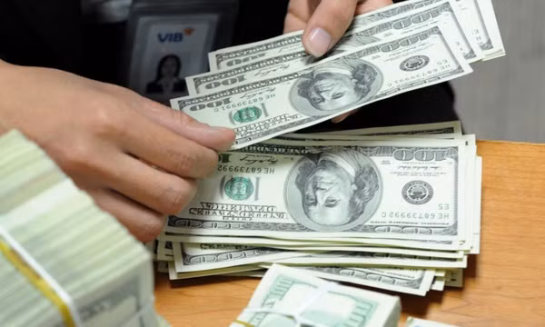 Giá USD lập kỷ lục mới