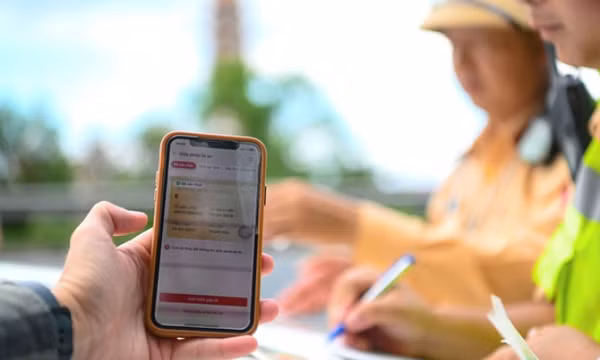 Người dân có thể báo thẳng Cục trưởng Cục CSGT nếu cán bộ CSGT không chấp nhận GPLX điện tử
