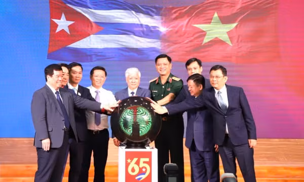 Sau 30 giờ phát động, Chương trình ủng hộ nhân dân Cuba đạt mục tiêu tối thiểu 65 tỷ đồng