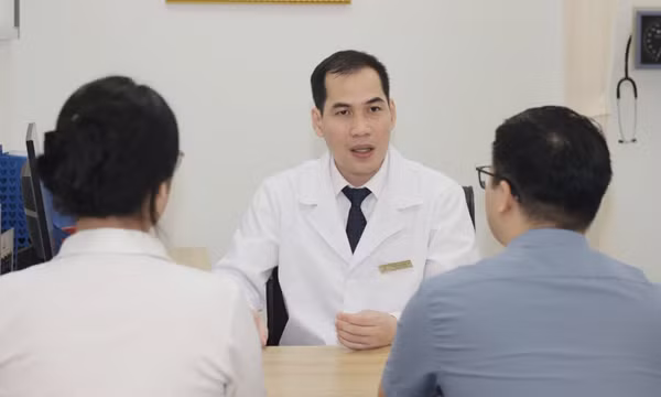 Thầy thuốc Ưu tú Phạm Việt Hùng: “Bàn tay vàng” hai thập kỷ chinh phục kỹ thuật phẫu thuật nội soi phức tạp