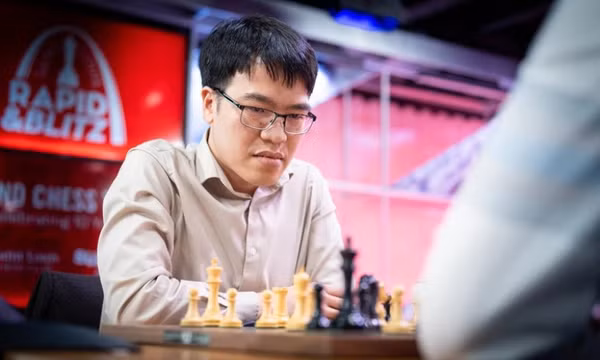 Lê Quang Liêm đánh bại Vua cờ Gukesh ở cờ chớp