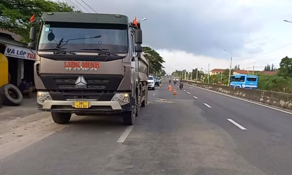 Tông đuôi xe tải, một người tử vong tại chỗ