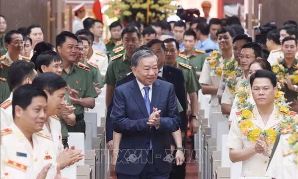 Tổng Bí thư Tô Lâm: Thi đua vì an ninh Tổ quốc có ở từng người, từ trong suy nghĩ, hành động và mọi công việc hằng ngày