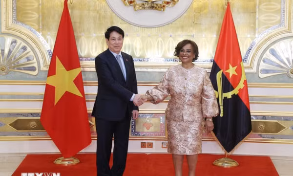 Chủ tịch nước Lương Cường hội kiến Chủ tịch Quốc hội Angola Carolina Cerqueira