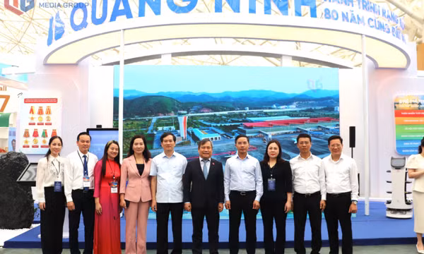 Quảng Ninh tham dự Lễ khai mạc Triển lãm thành tựu đất nước