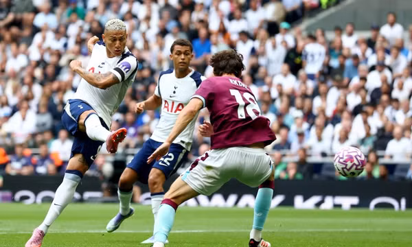 Tottenham Hotspur khởi đầu suôn sẻ ở Ngoại hạng Anh