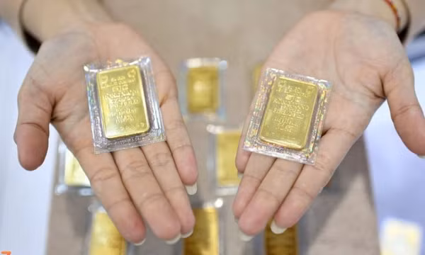 Giá vàng lao dốc