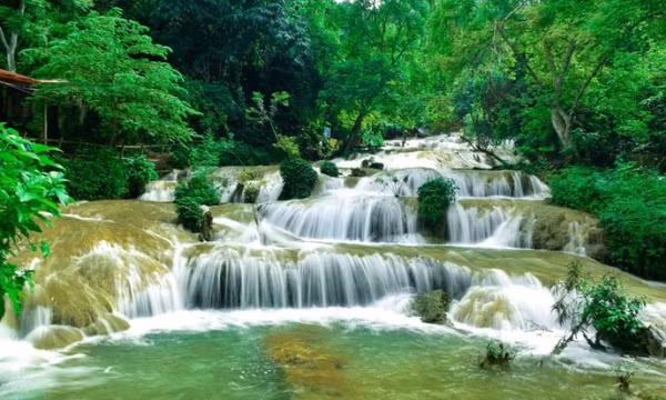 Thác Mây chín tầng đẹp ngỡ ngàng ở Thanh Hóa