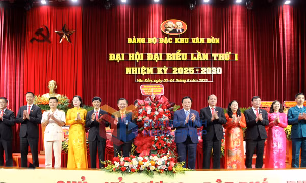 Đại hội đại biểu Đảng bộ đặc khu Vân Đồn lần thứ I, nhiệm kỳ 2025-2030, tháng 8-2025