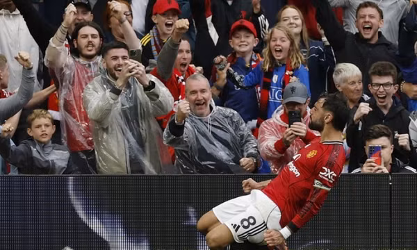 Bruno ghi bàn trên chấm 11m, Man United thắng kịch tính Burnley