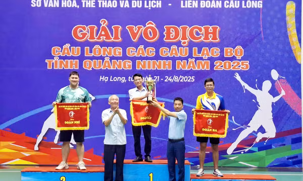 Phường Cửa Ông giành cúp toàn đoàn Giải Vô địch Cầu lông các CLB tỉnh năm 2025