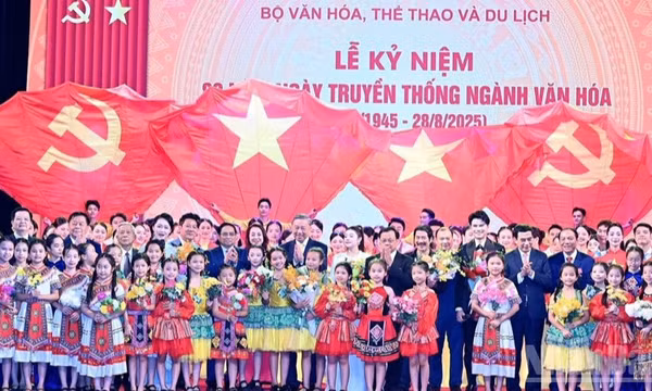 Bộ Văn hóa, Thể thao và Du lịch đón nhận Huân chương Lao động hạng Nhất dịp kỷ niệm 80 năm Ngày truyền thống