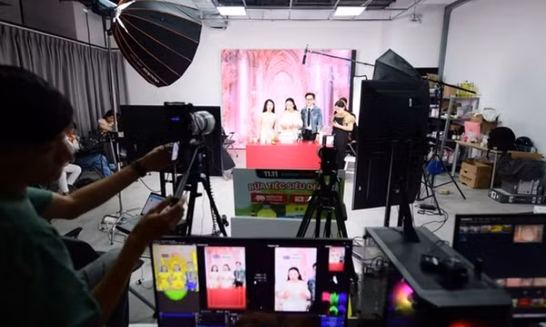 TikTok Shop tăng phí sàn 300% khiến nhiều người bán hoang mang