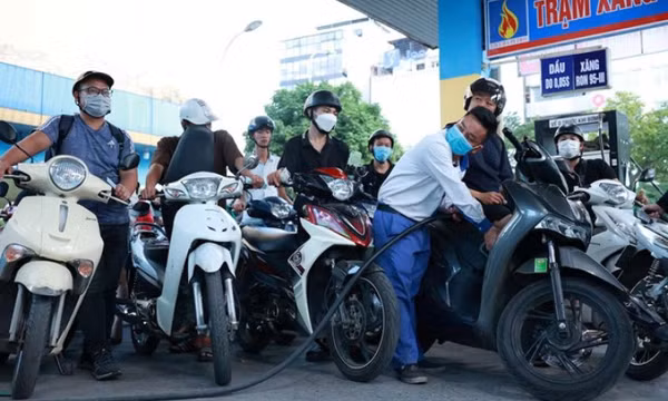 Giá xăng tăng từ 15h chiều nay