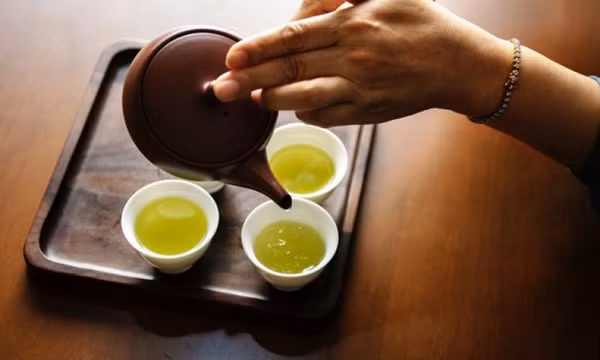 5 tác dụng phụ hay gặp nhất khi uống trà xanh và cách tránh