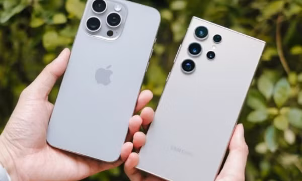 Nên chọn Galaxy S25 Ultra hay iPhone 15 Pro Max trong năm 2025?