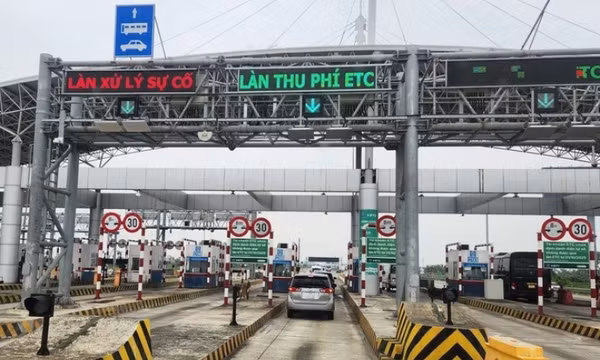 Từ 1/10, ô tô phải chuyển sang tài khoản giao thông để qua trạm thu phí