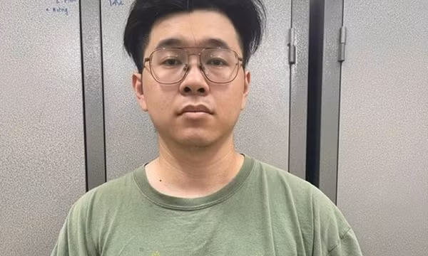 Tạm giữ hình sự nghi phạm Đặng Chí Thành hành hung người phụ nữ ở sảnh chung cư Hà Nội