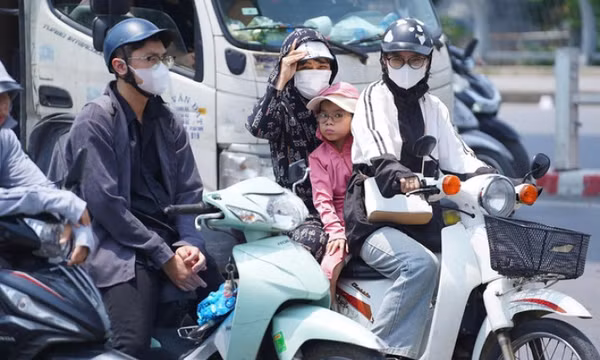 Chiều nay khí áp xuống rất thấp, cảm giác ngột ngạt đỉnh điểm