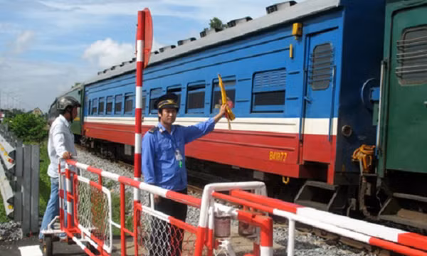 Tăng cường bảo đảm trật tự, an toàn giao thông đường sắt trong tình hình mới