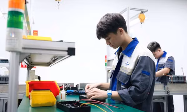 Lãi suất giảm nhưng doanh nghiệp vẫn khó vay vốn vì rào cản thế chấp và thủ tục