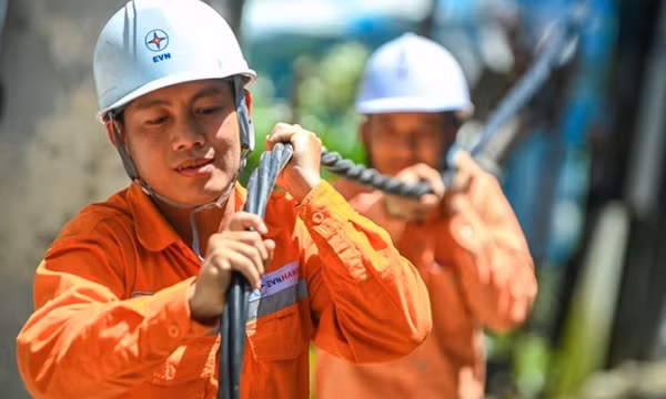Chuyên gia kiến nghị cho EVN điều chỉnh giá điện linh hoạt hơn theo tín hiệu thị trường