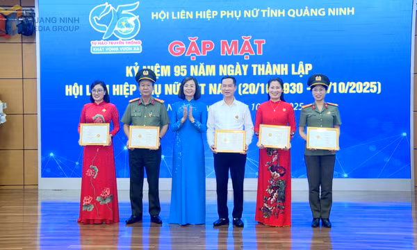 Gặp mặt kỷ niệm 95 năm Ngày thành lập Hội LHPN Việt Nam
