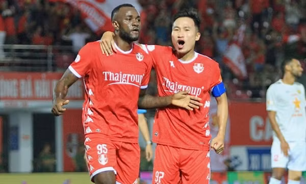 Cầu thủ Việt kiều Viktor Lê mờ nhạt, Hà Tĩnh thua ngược CLB Hải Phòng