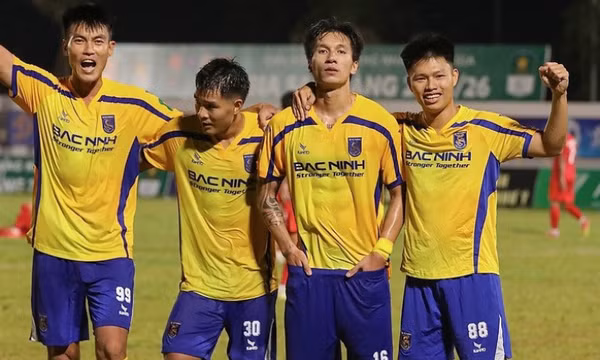 Cựu cầu thủ U23 Việt Nam lập siêu phẩm trong chiến thắng 3-1 của CLB Bắc Ninh