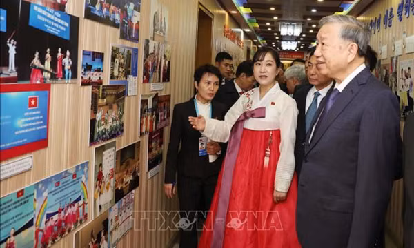 Tổng Bí thư Tô Lâm thăm Trường Mẫu giáo Kiêng Sang và lớp học mang tên Chủ tịch Hồ Chí Minh