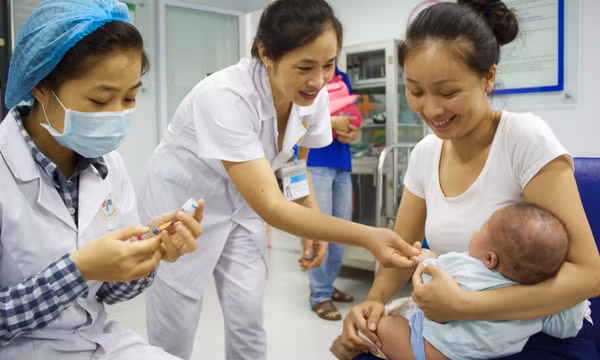 Nhiều dịch bệnh có nguy cơ tăng mạnh, Bộ Y tế yêu cầu xử lý triệt để ngay từ ca đầu tiên