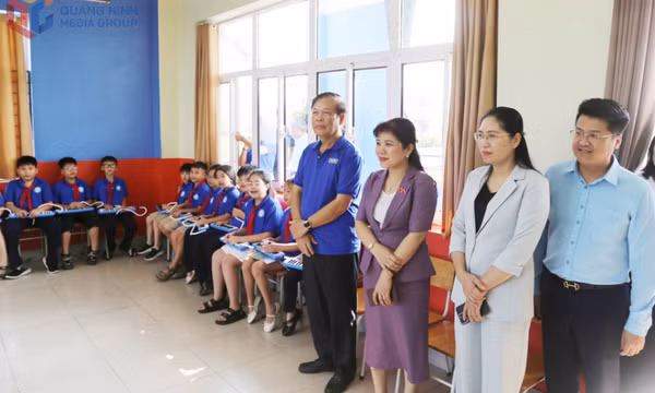  Đoàn ĐBQH tỉnh khảo sát việc thực hiện chính sách, pháp luật về tổ chức, hoạt động các cơ sở giáo dục ngoài công lập 