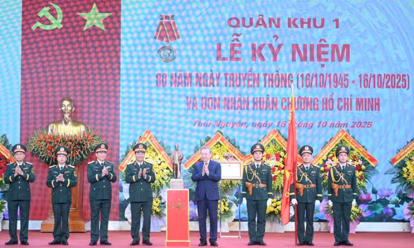 Xây dựng Lực lượng vũ trang Quân khu 1 vững mạnh toàn diện, đáp ứng tình hình mới