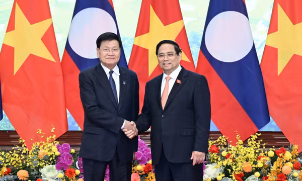 Việt Nam trước sau như một, luôn ưu tiên cao nhất cho mối quan hệ đặc biệt với Lào
