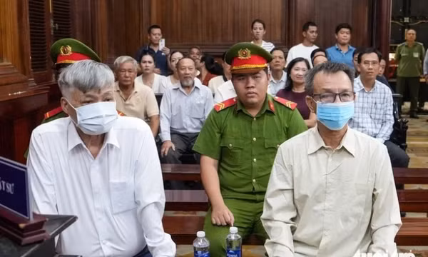 Ông Nguyễn Công Khế nhận 8 năm tù, ông Nguyễn Quang Thông nhận 5 năm 6 tháng tù