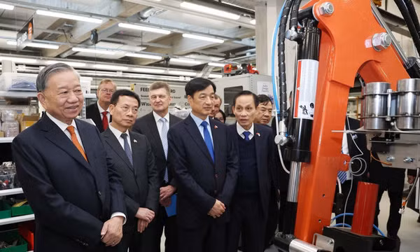 Tổng Bí thư Tô Lâm thăm Đại học Aalto và gặp gỡ sinh viên Việt Nam