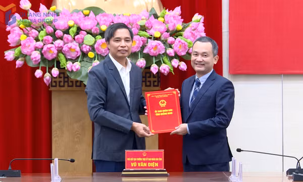 Công bố quyết định bổ nhiệm Phó Giám đốc Sở Tài chính
